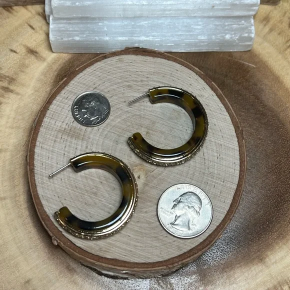 VTG| Faux Tortoise & Rhinestone Earrings ✨🤎 - Picture 8 of 9